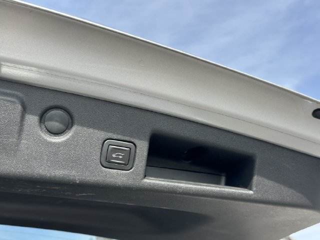 Used 2019 Chevrolet Equinox LT FWD image 12