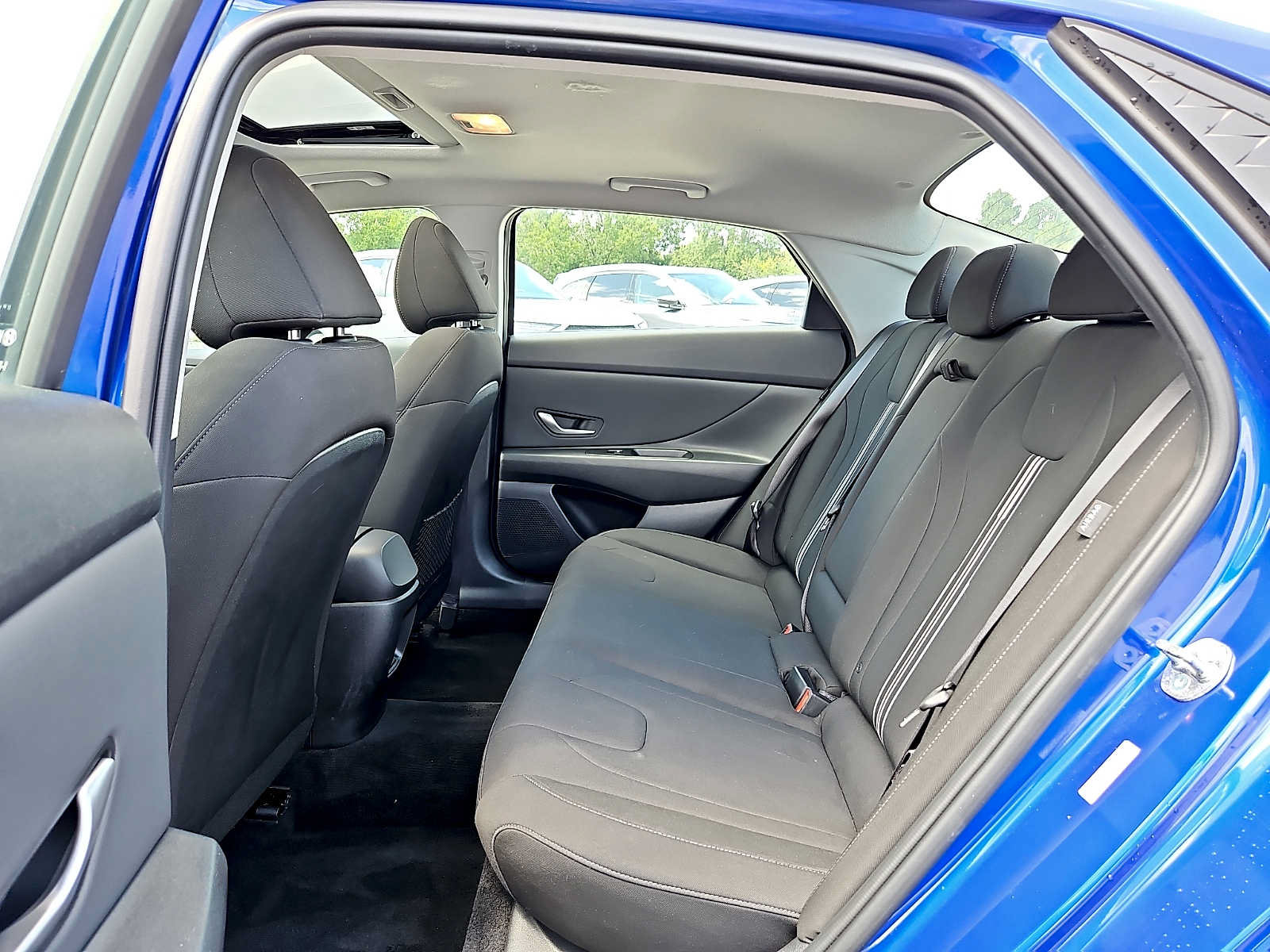 Used 2025 Hyundai Elantra SEL FWD image 10