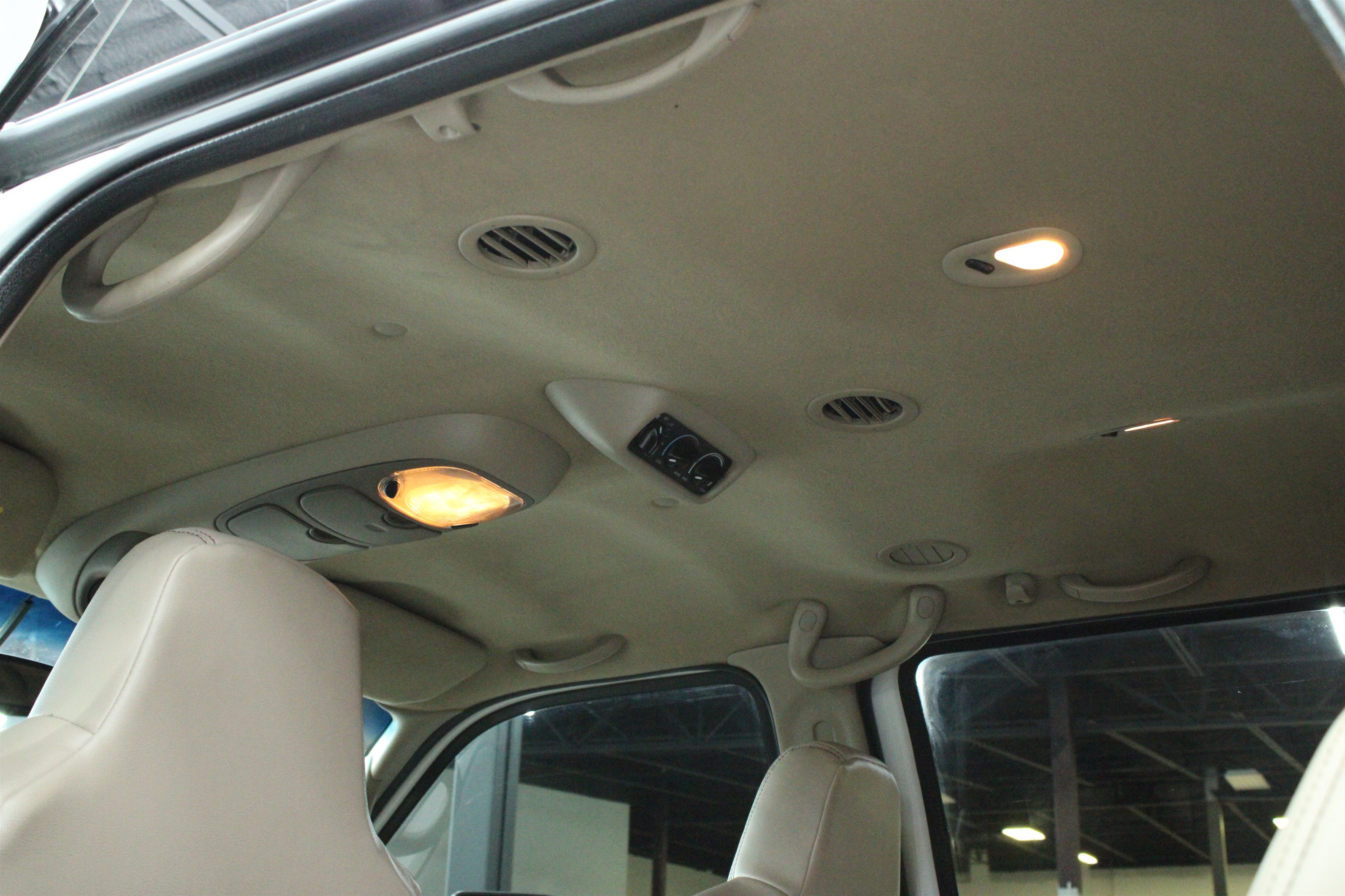 Used 2002 Ford Excursion Limited AWD/4WD image 23