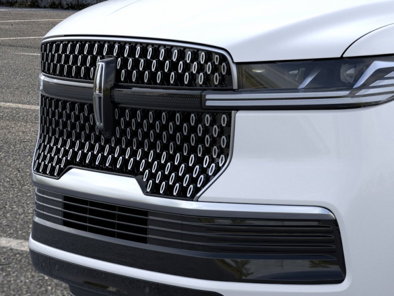 New 2026 Lincoln Navigator Reserve AWD/4WD image 17