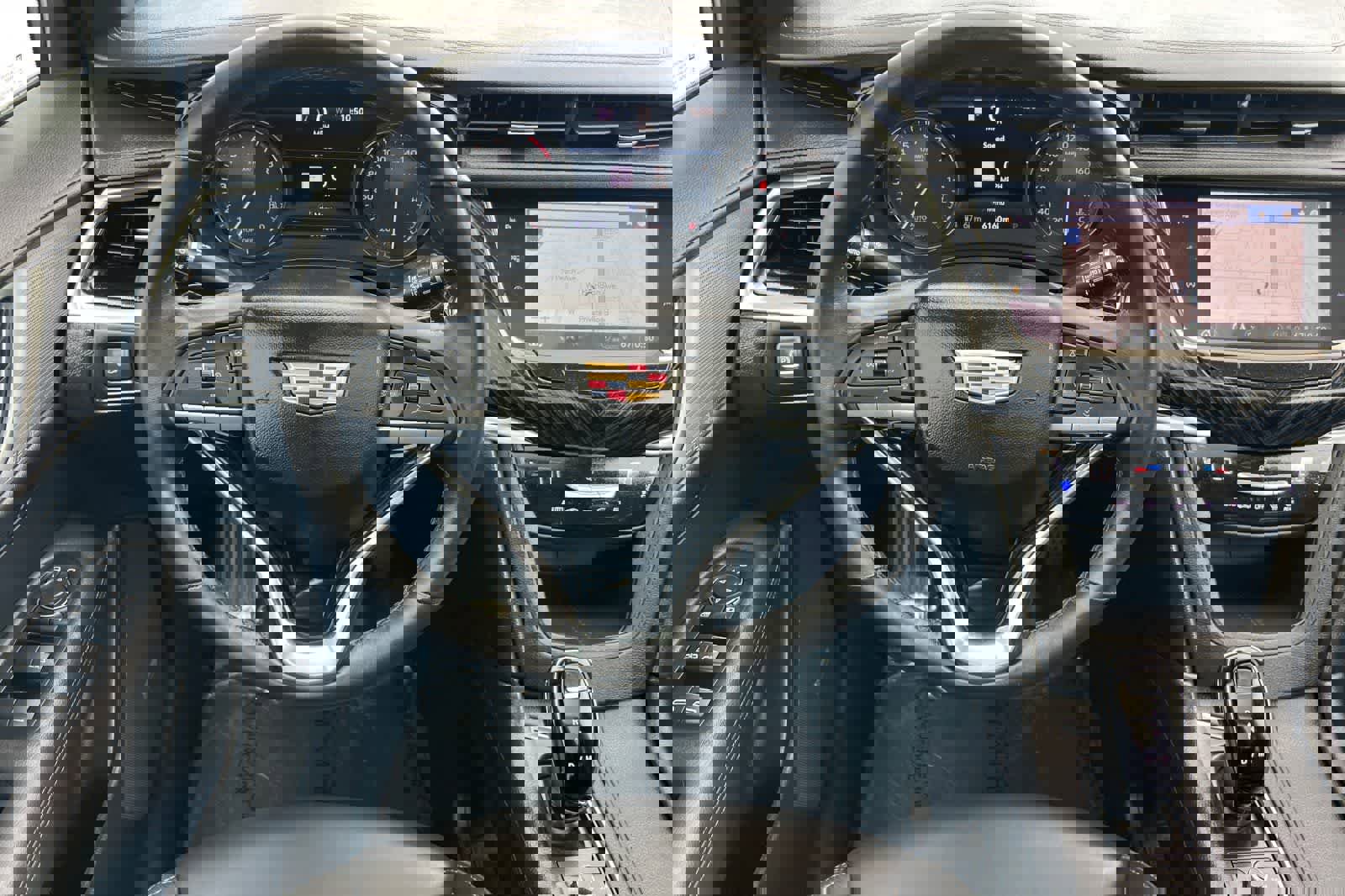 Used 2025 Cadillac XT6 Premium Luxury w/ Technology Package image 16