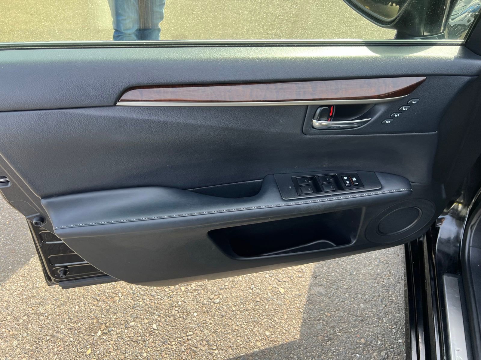 Used 2015 Lexus ES 350 w/ Premium Package FWD image 16