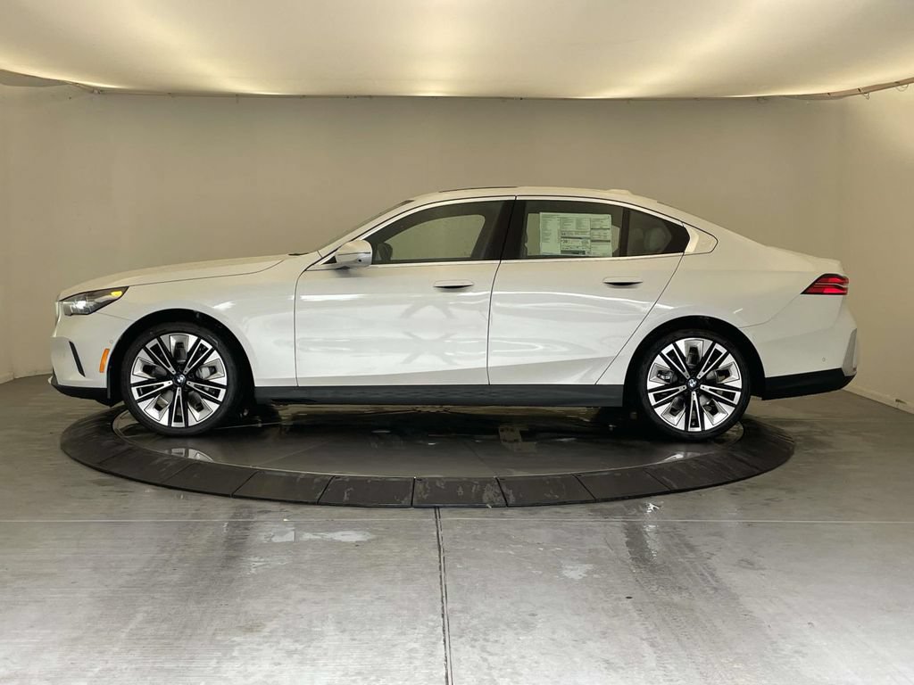 New 2027 BMW 530i xDrive AWD/4WD image 2