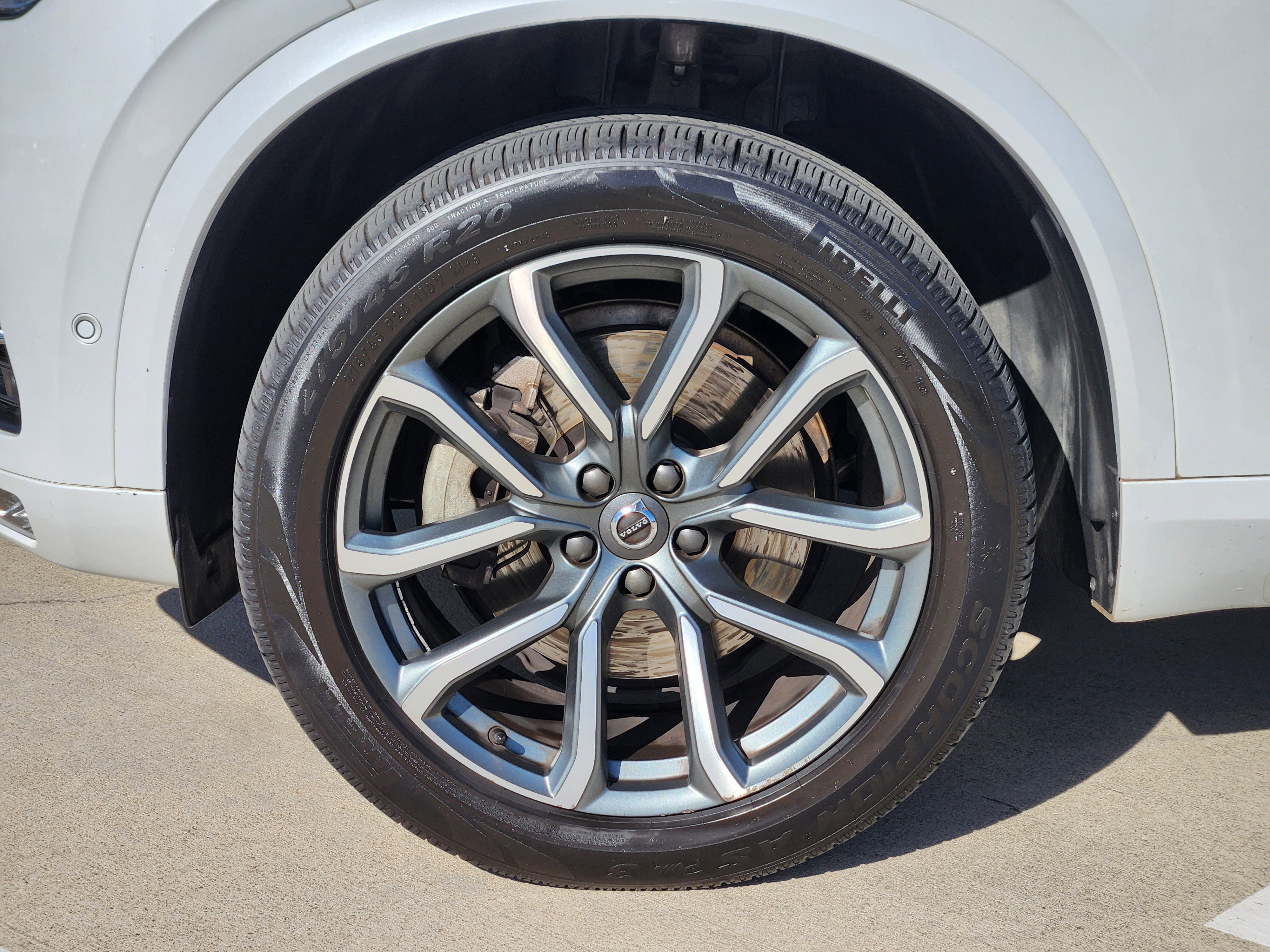 Used 2017 Volvo XC90 T6 Momentum w/ Vision Package image 10