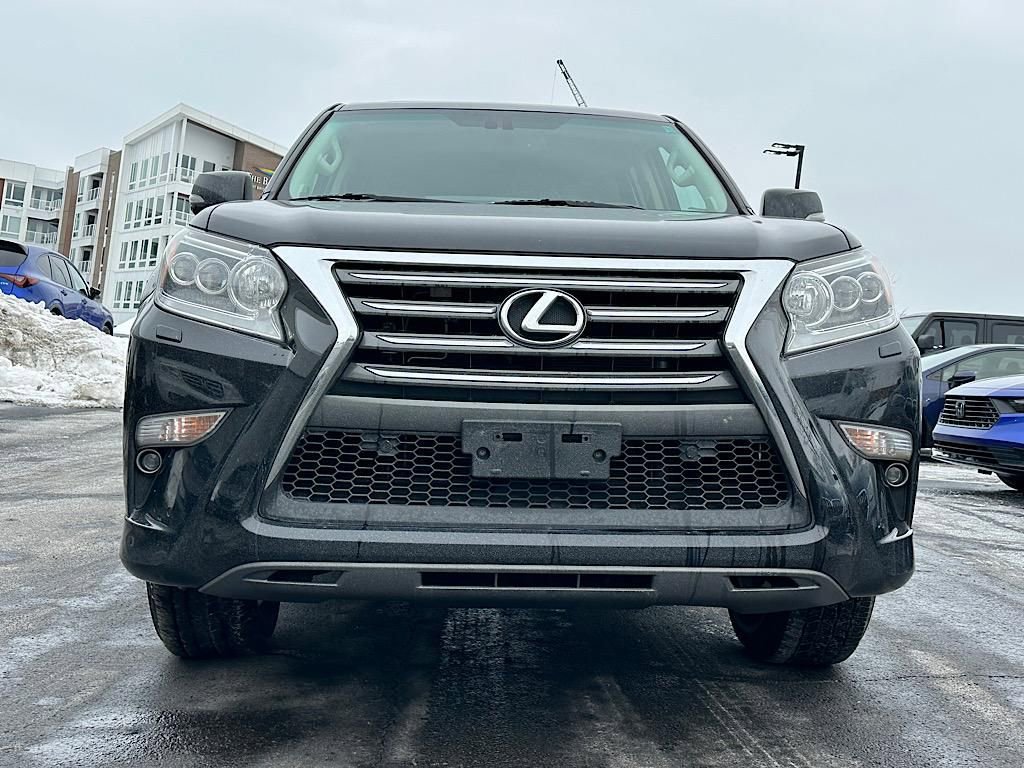 Used 2019 Lexus GX 460 image 2