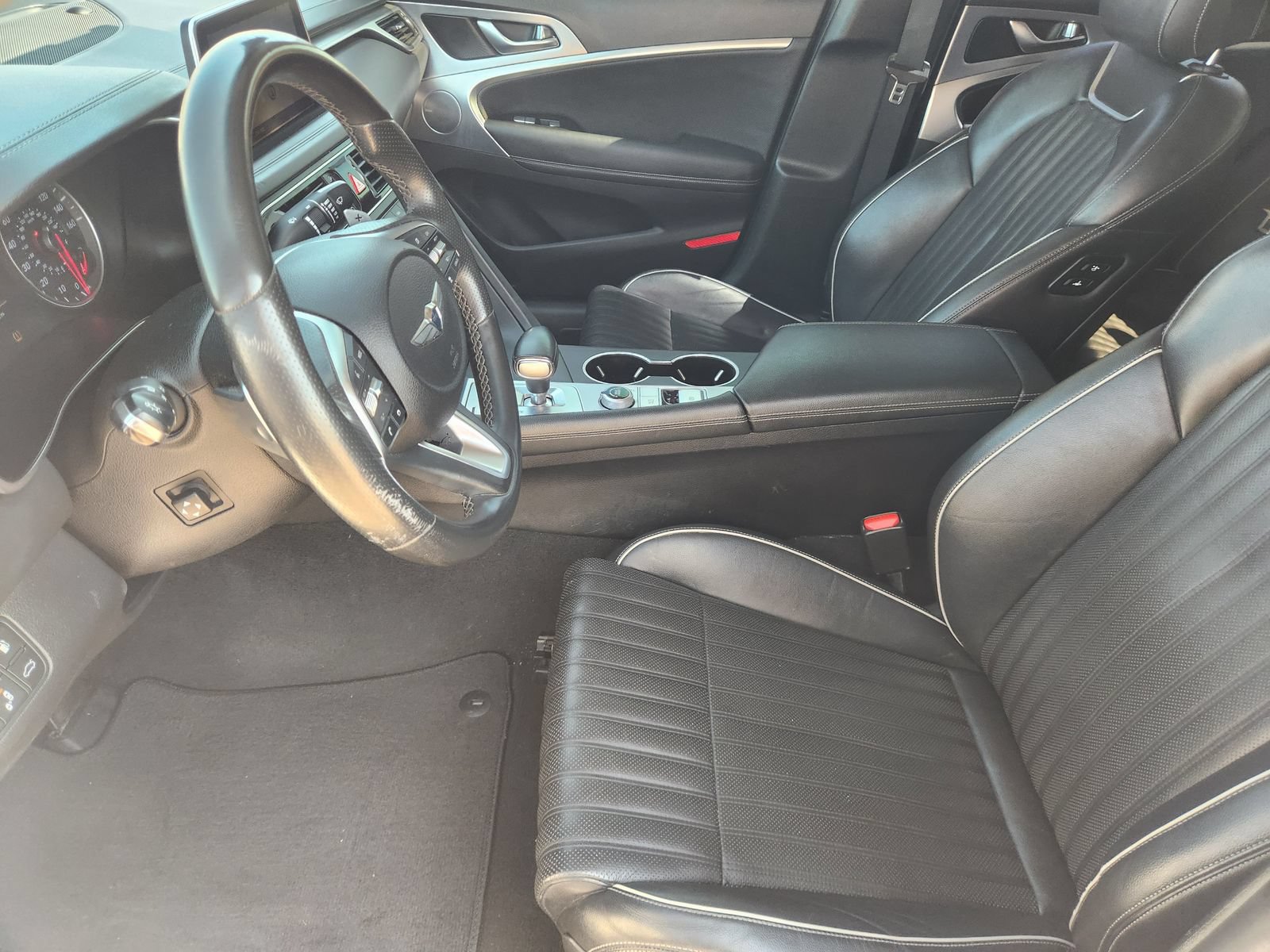 Used 2020 Genesis G70 2.0T w/ Elite Package RWD image 13