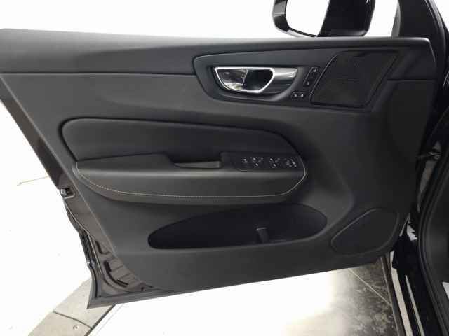 Used 2019 Volvo XC60 T8 Inscription image 15