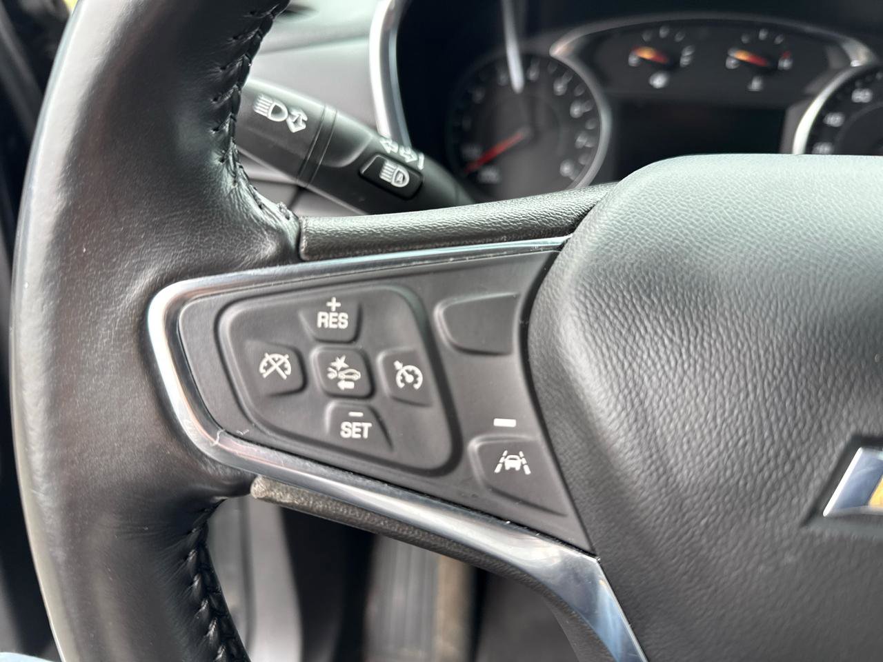 Used 2021 Chevrolet Equinox LT FWD image 36