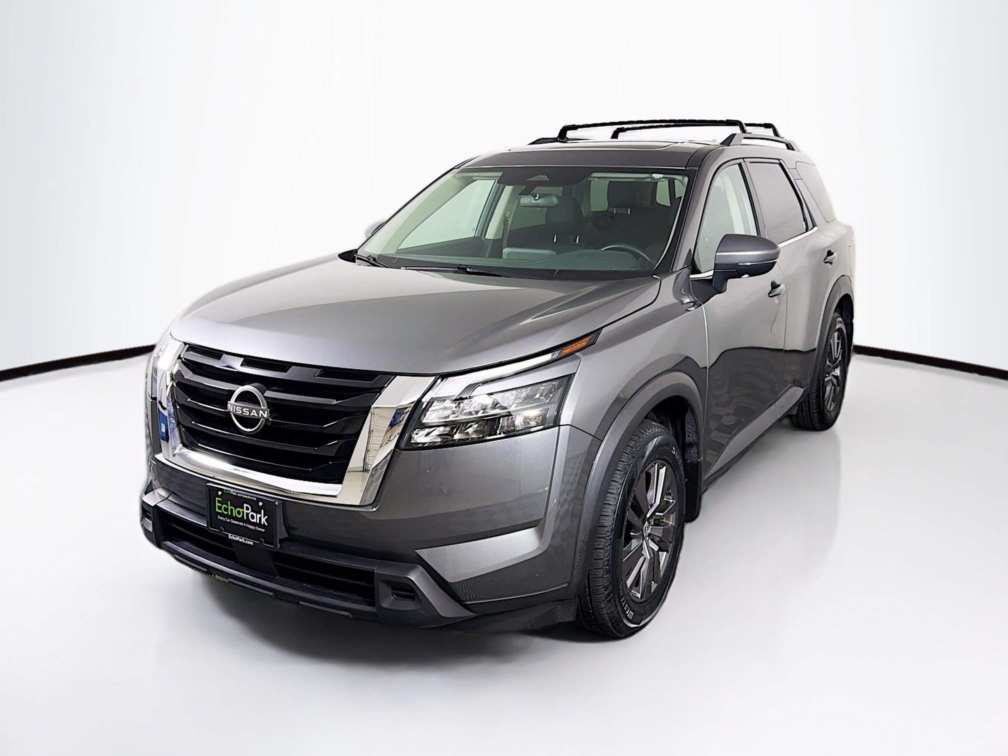 Used 2023 Nissan Pathfinder SV w/ SV Premium Package AWD/4WD image 3