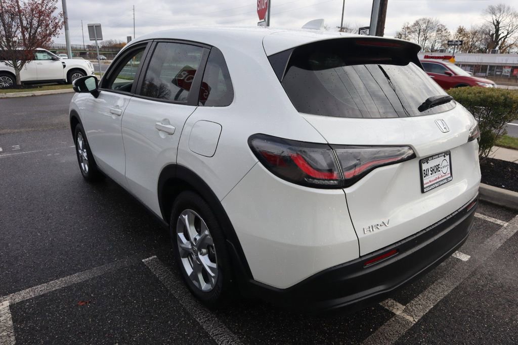 Used 2025 Honda HR-V LX image 8