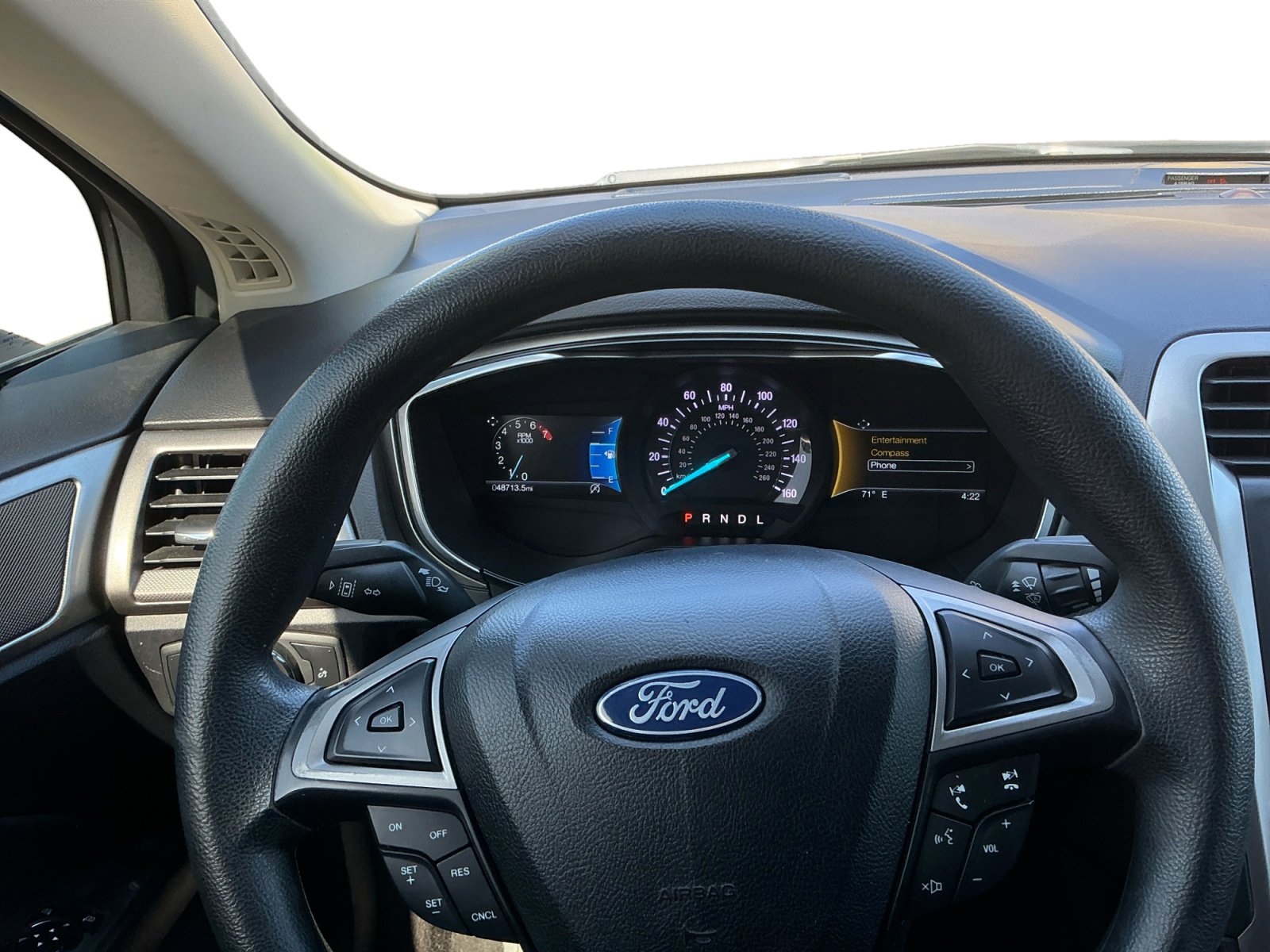 Used 2020 Ford Fusion SE FWD image 12