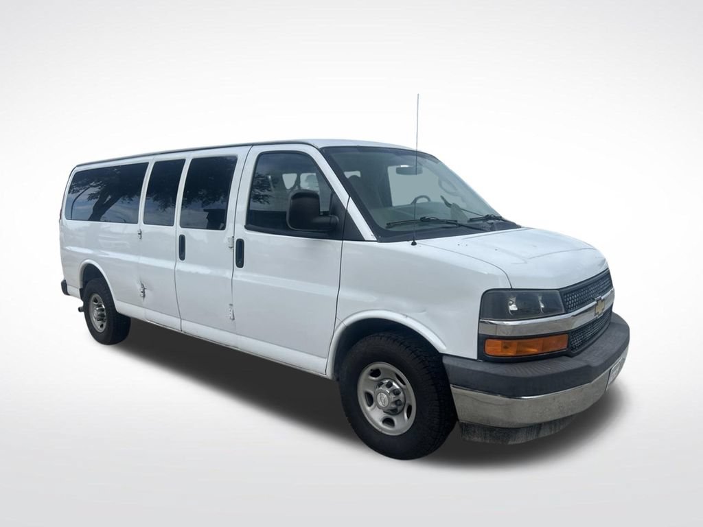 Used 2017 Chevrolet Express 3500 LT w/ LT Preferred Equipment Group RWD image 29