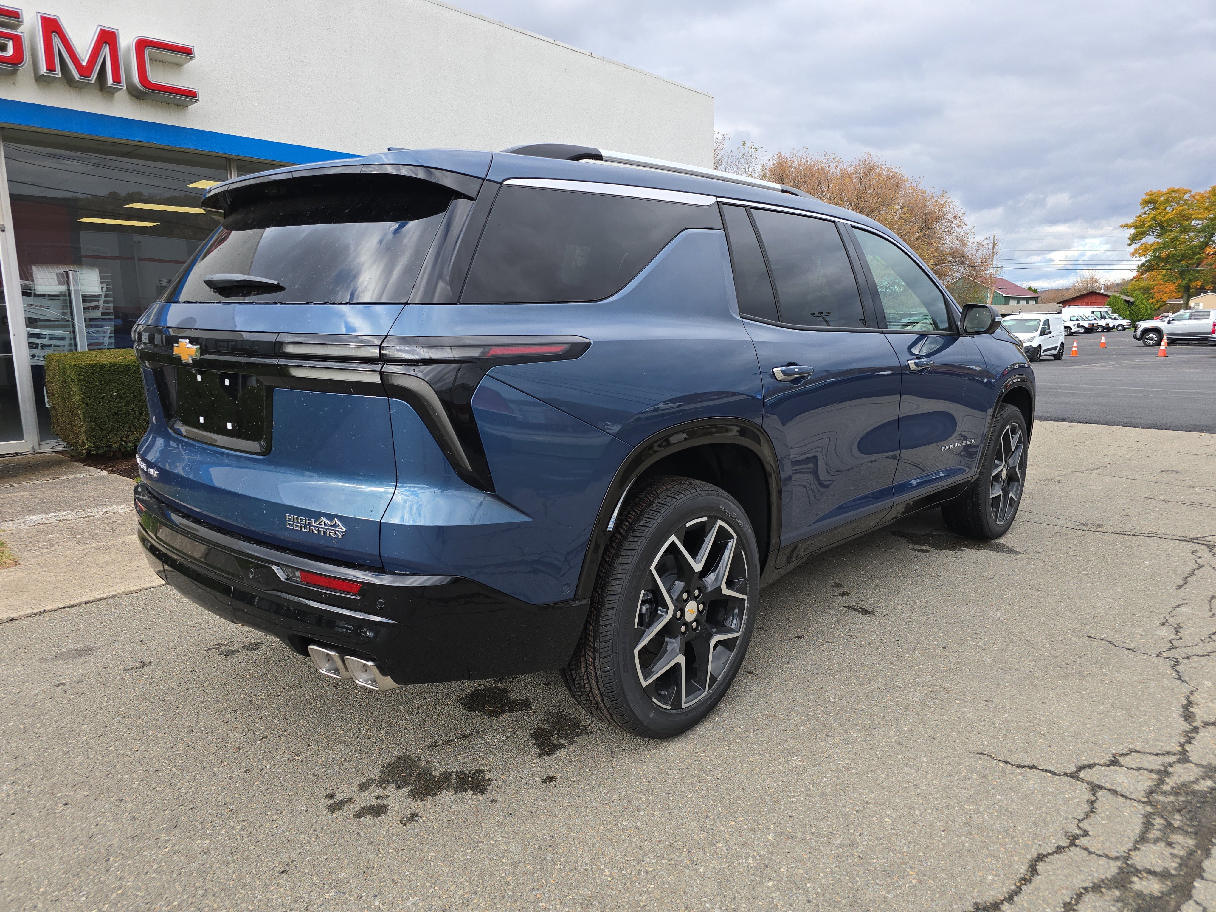 New 2026 Chevrolet Traverse High Country video 3