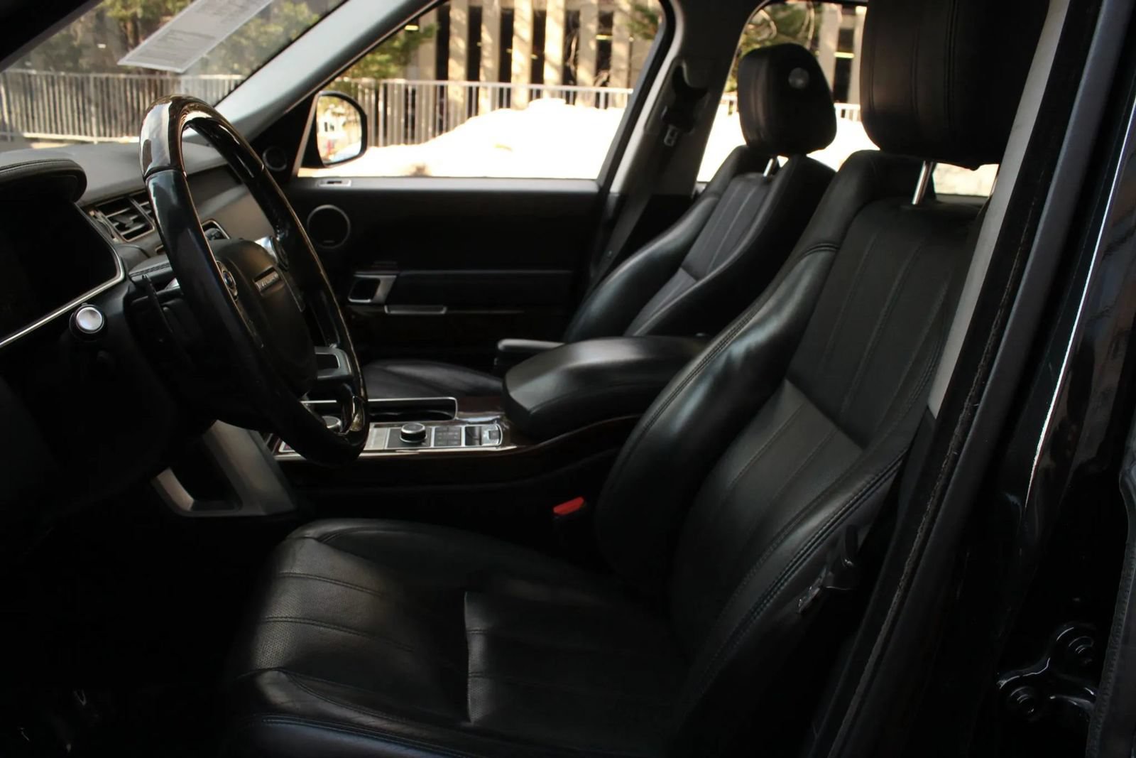Used 2016 Land Rover Range Rover Supercharged AWD/4WD image 14
