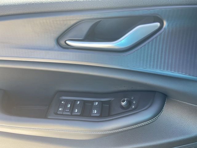 Used 2023 Jeep Grand Cherokee Altitude AWD/4WD image 22