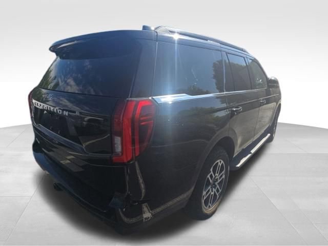 Used 2025 Ford Expedition Active AWD/4WD image 5