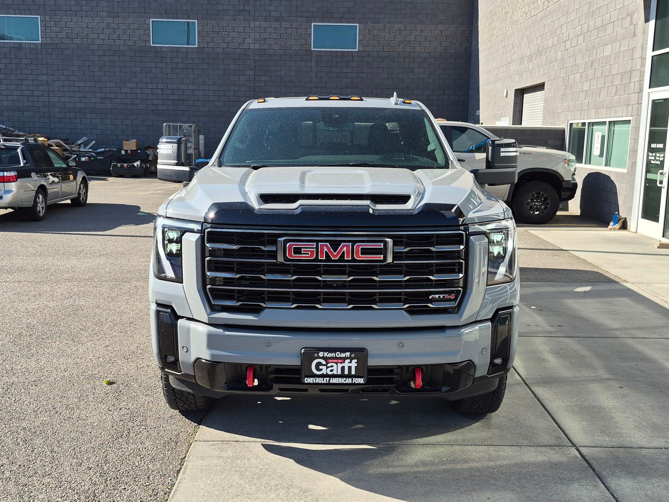 Used 2025 GMC Sierra 2500 AT4 AWD/4WD image 9