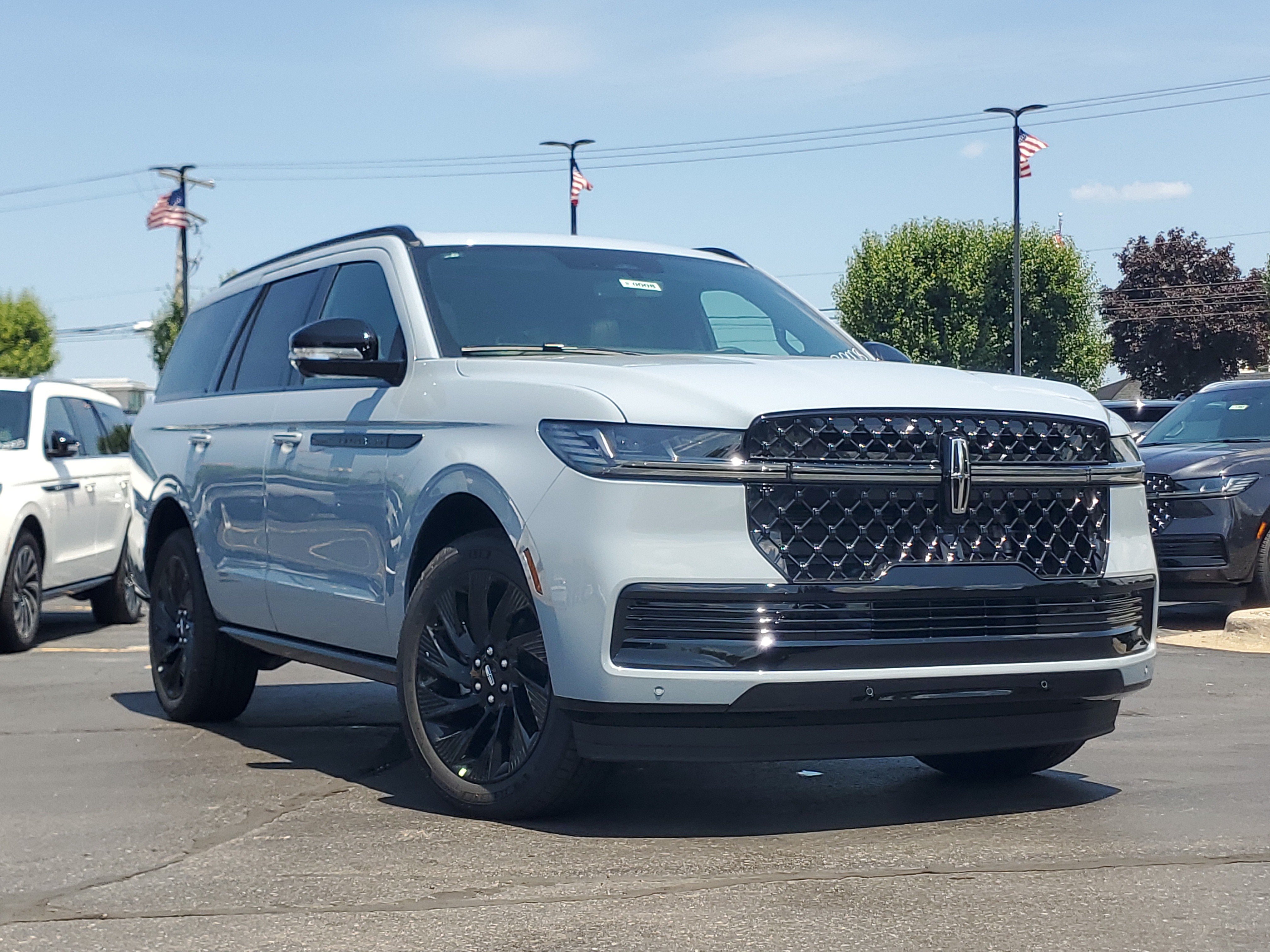 New 2027 Lincoln Navigator Reserve w/ Jet Appearance Package AWD/4WD 360° Tour