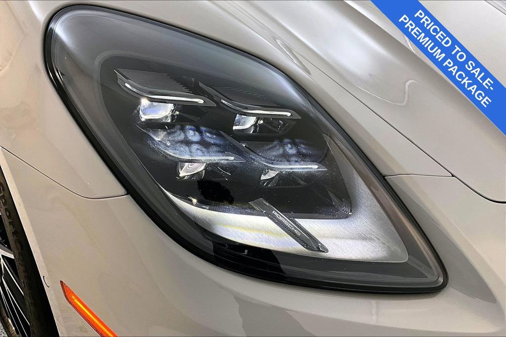 Used 2025 Porsche Panamera 4 w/ Premium Package image 38