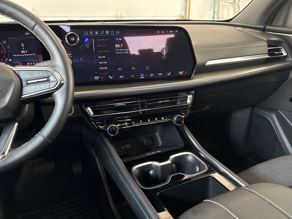 Used 2025 Chevrolet Traverse LT w/ Driver Confidence Package AWD/4WD image 22
