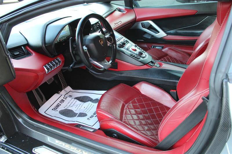 Used 2018 Lamborghini Aventador S image 20