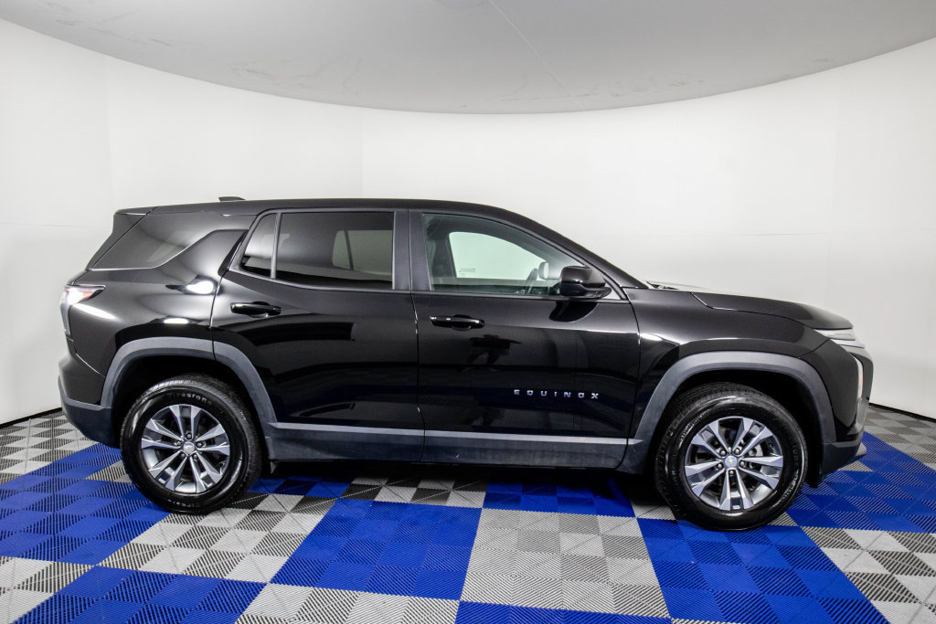 Used 2026 Chevrolet Equinox LT w/ Convenience Package II FWD image 5