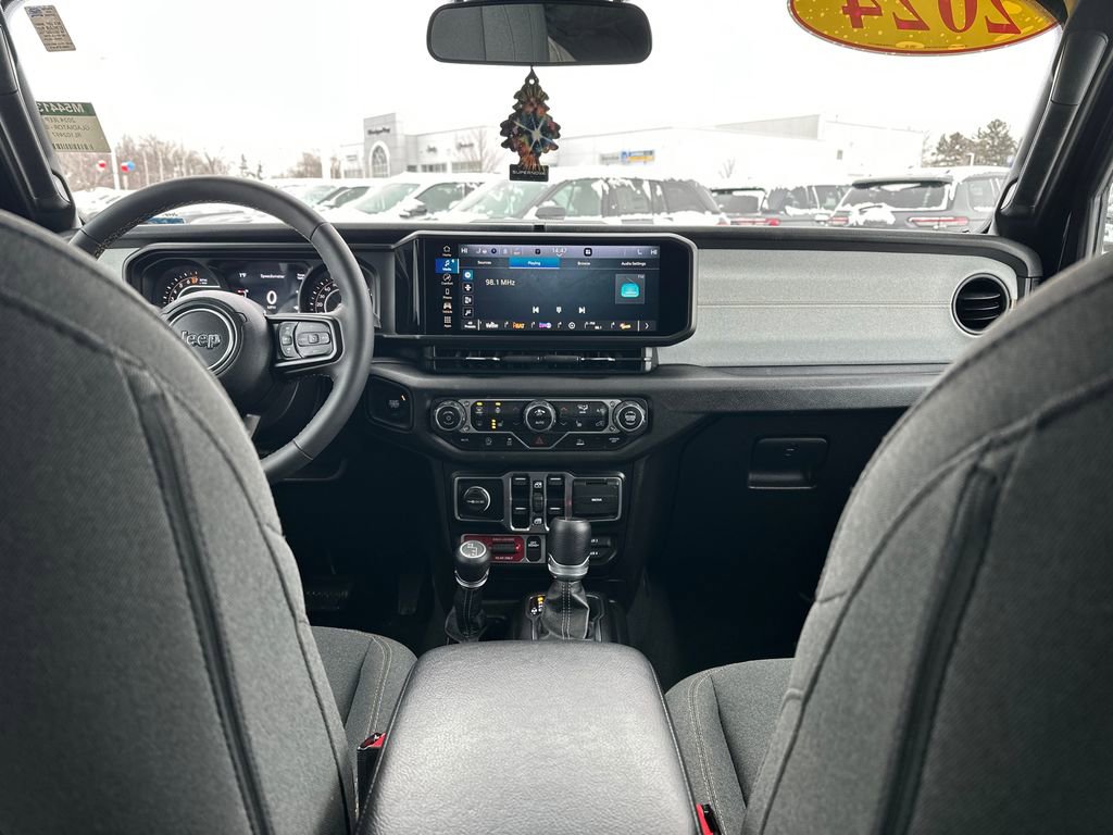 Used 2024 Jeep Gladiator Sport image 38