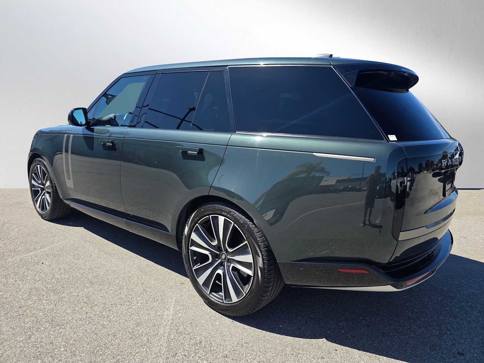 Used 2023 Land Rover Range Rover SE AWD/4WD image 5