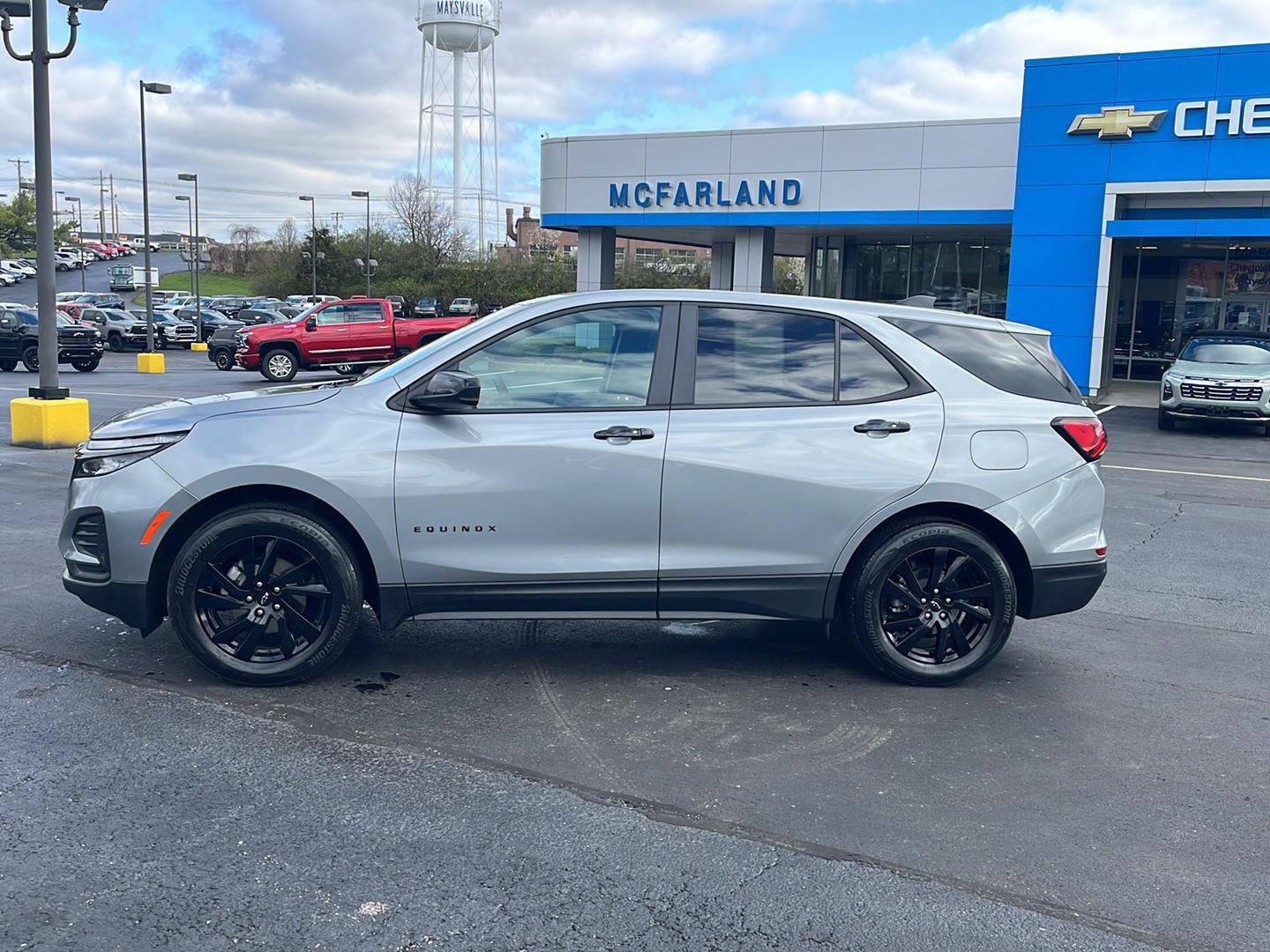 Used 2024 Chevrolet Equinox LS w/ LS Convenience Package FWD image 2
