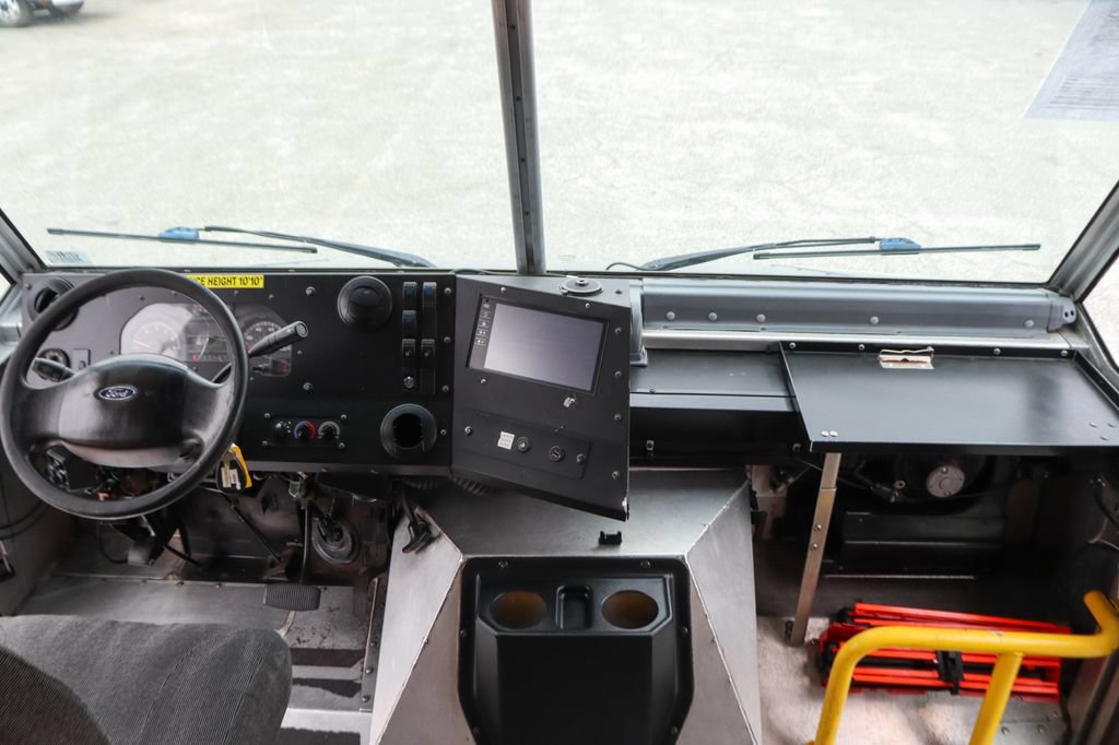 Used 2019 Ford E-450 and Econoline 450 Super Duty RWD image 25