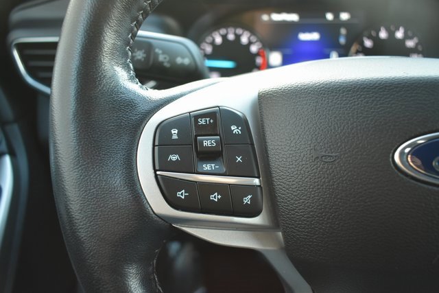 Used 2022 Ford Explorer XLT w/ Equipment Group 202A image 19