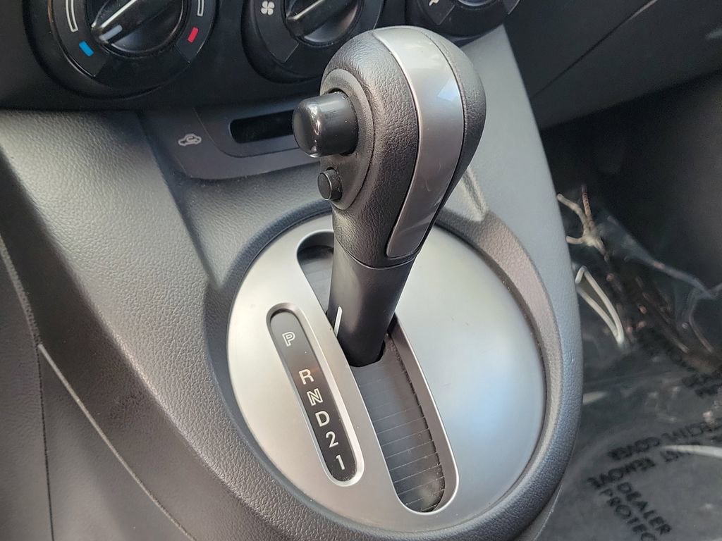 Used 2011 MAZDA MAZDA2 Touring FWD image 33