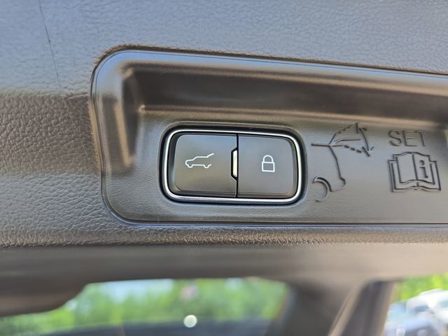 Certified 2024 Ford Explorer XLT w/ Equipment Group 202A AWD/4WD image 8