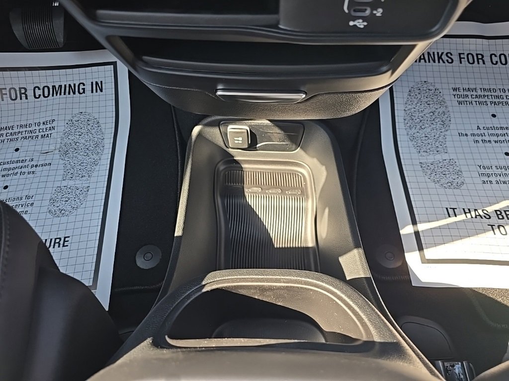 New 2026 Chrysler Pacifica Select image 35