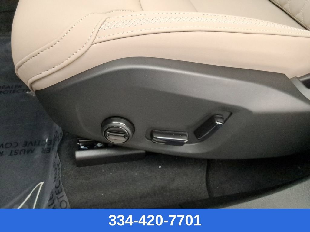 New 2026 Volvo XC60 B5 Plus w/ Climate Package image 20