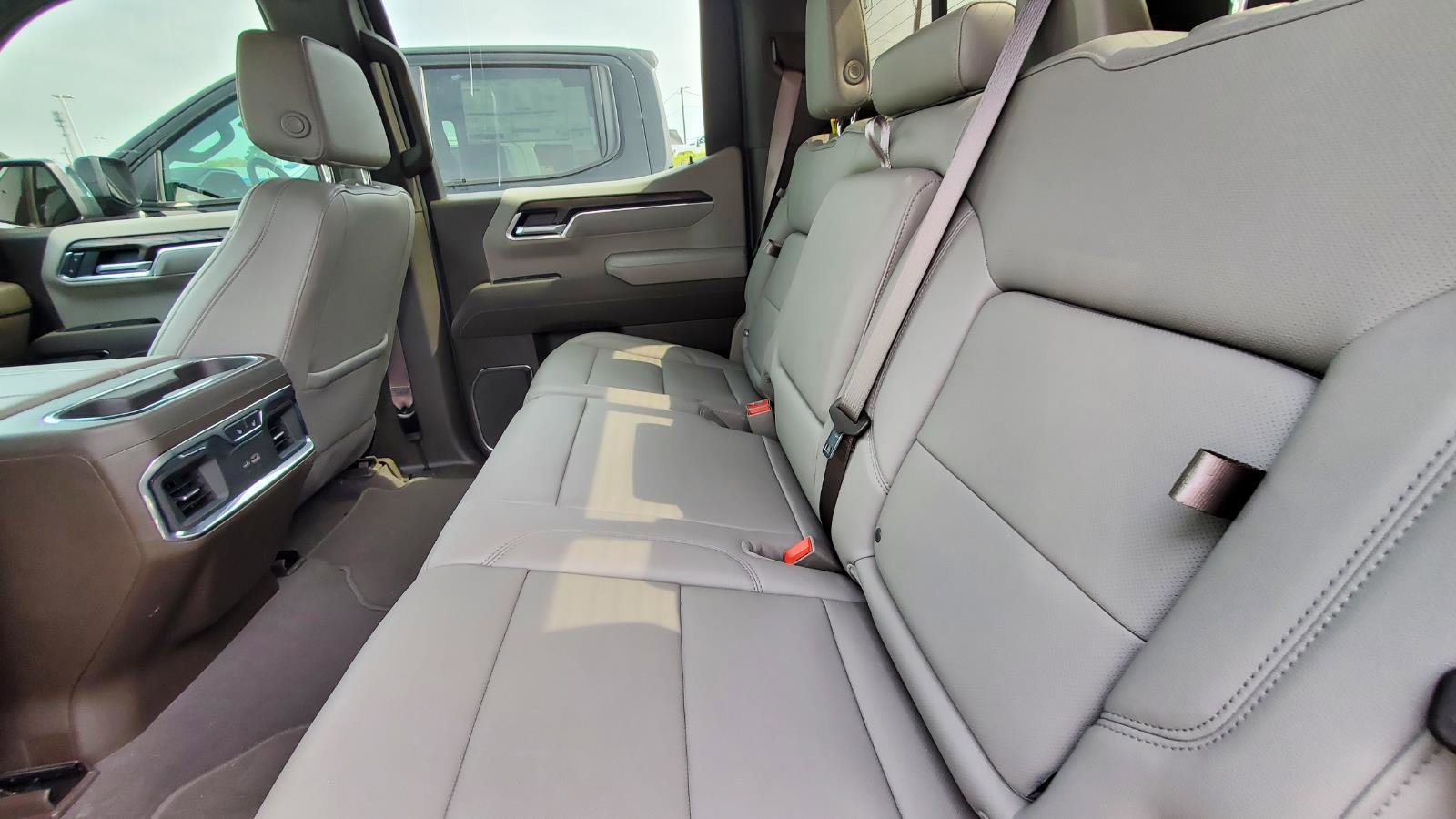 Used 2025 GMC Sierra 1500 SLT w/ SLT Premium Plus Package image 5
