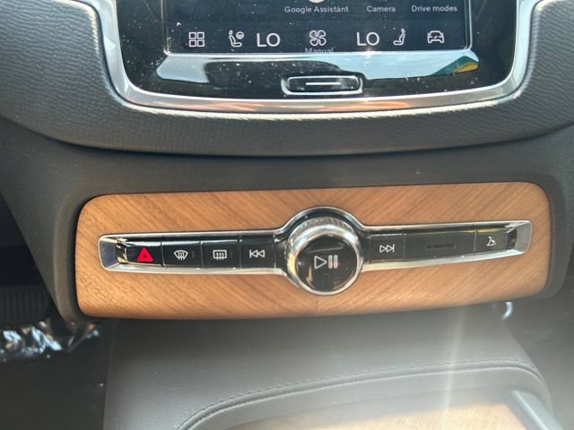 Certified 2024 Volvo XC90 B5 Plus w/ Protection Package Premier AWD/4WD image 27