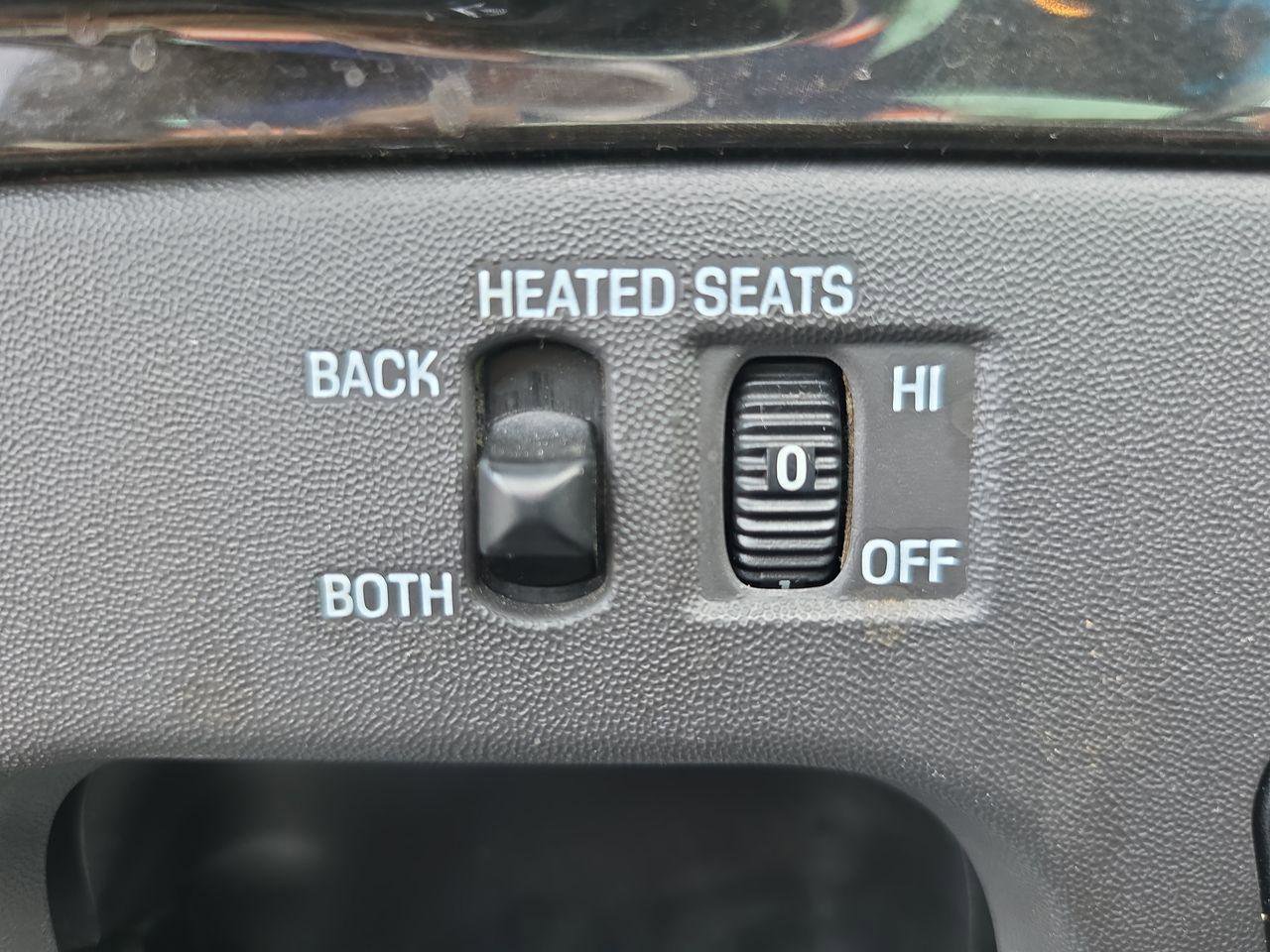 Used 1999 Lincoln Town Car Signature RWD image 25