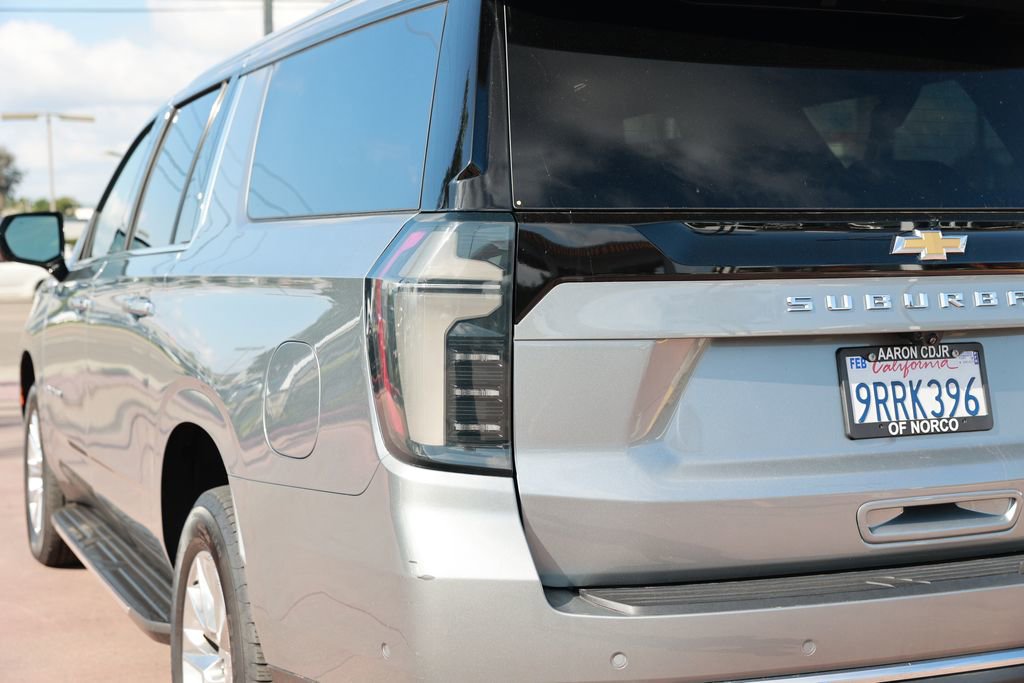 Used 2025 Chevrolet Suburban Premier image 9