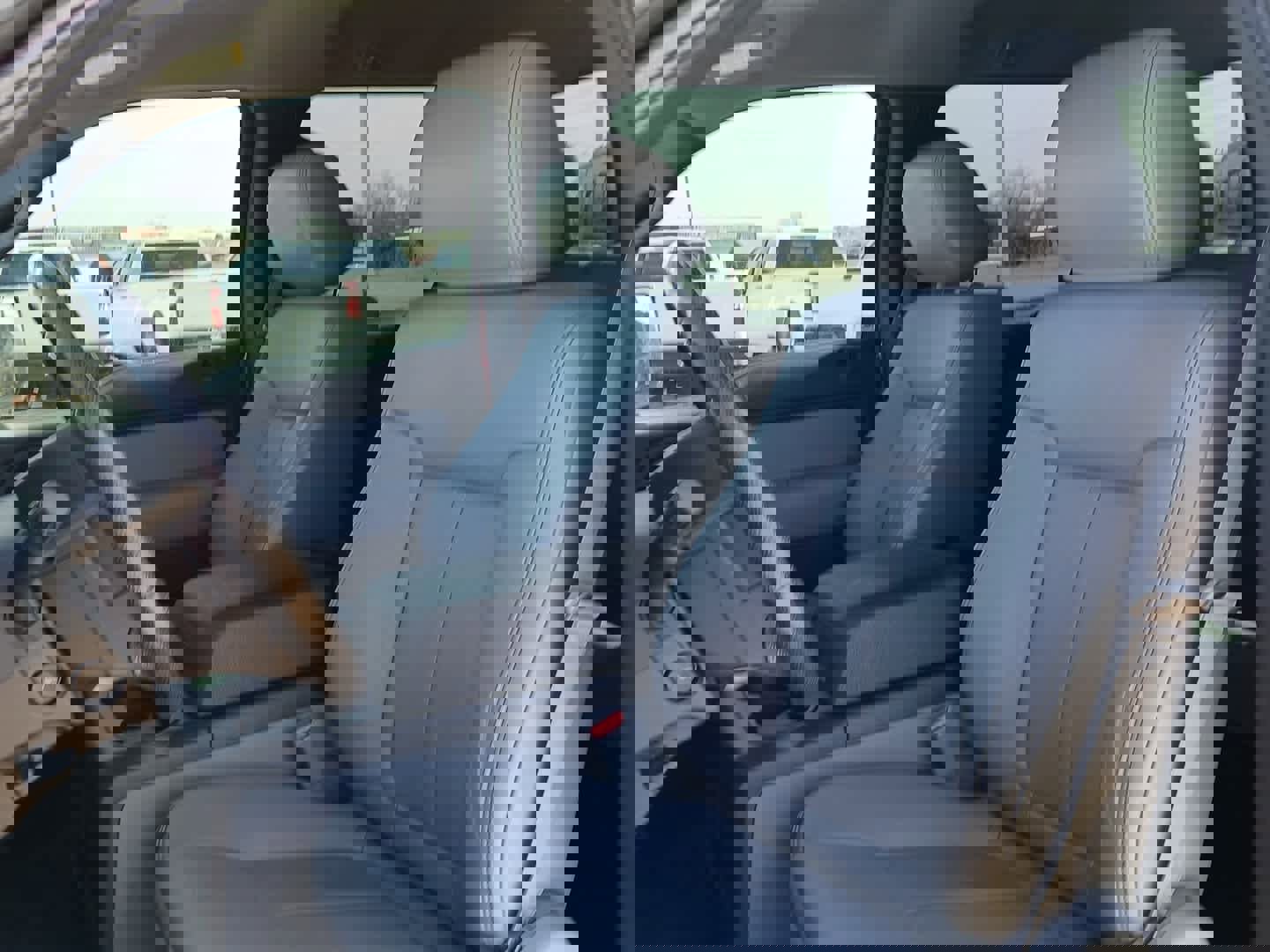 Used 2014 Ford F150 XLT w/ Equipment Group 302A Luxury image 32