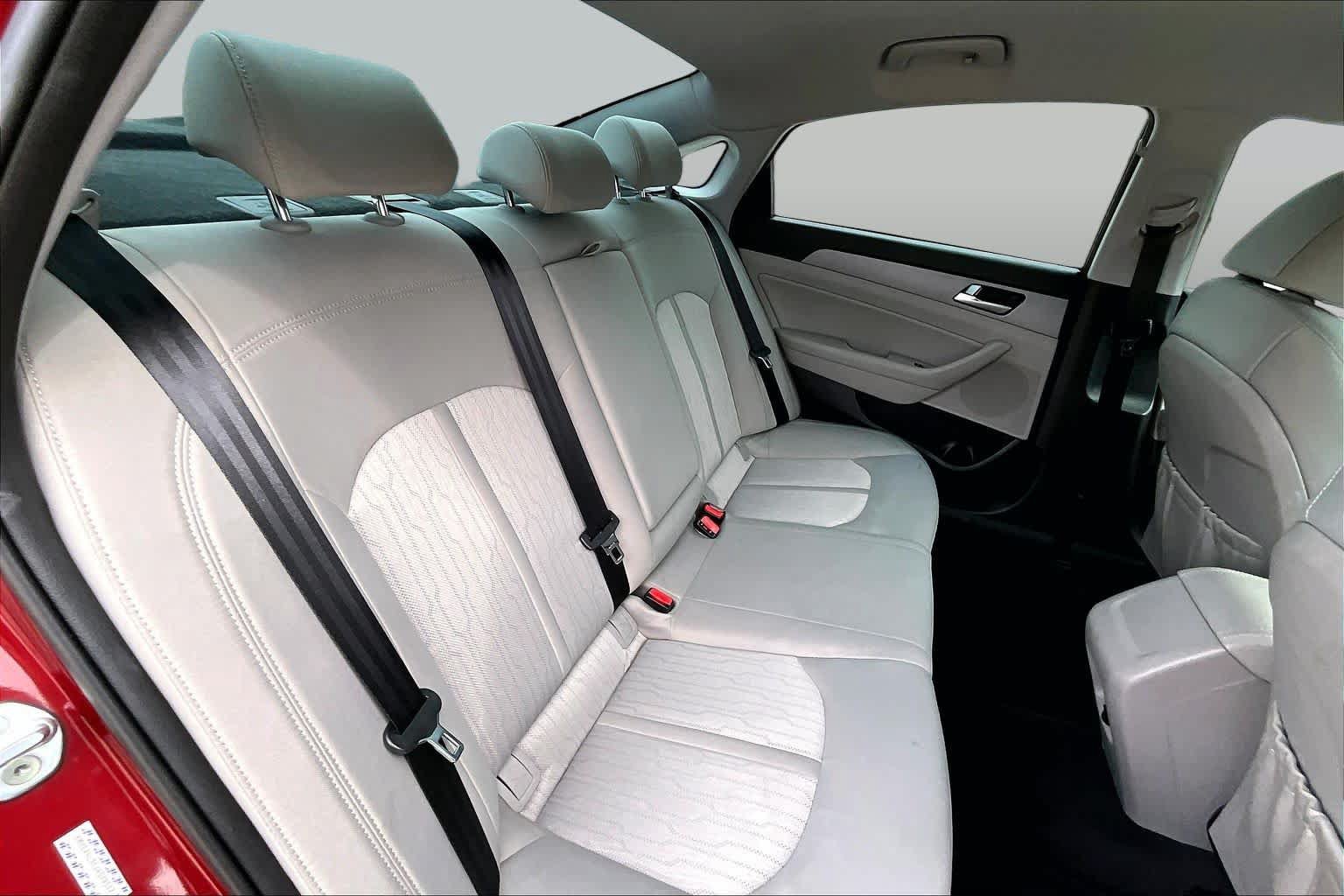 Used 2018 Hyundai Sonata SE FWD image 19
