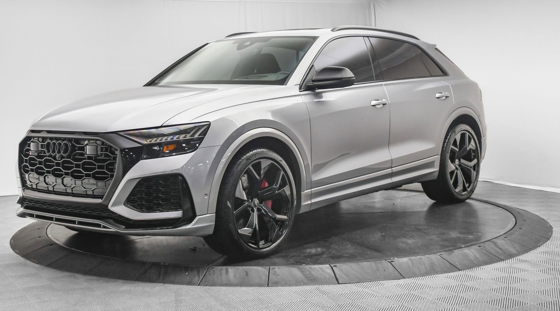 Used 2021 Audi RS Q8 4.0T w/ Black Optic Package image 3
