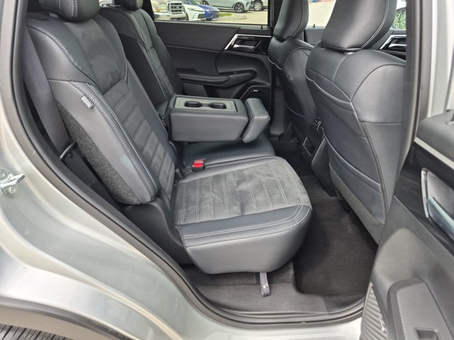 Used 2025 Mitsubishi Outlander SE AWD/4WD image 21