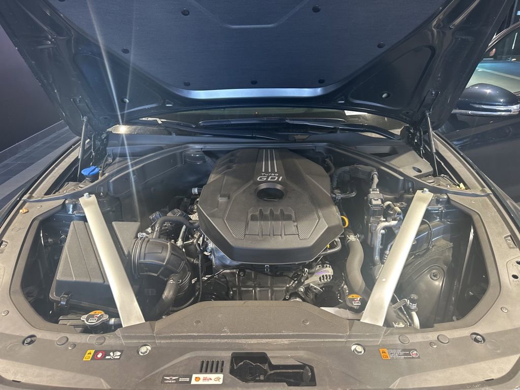 Used 2023 Genesis G70 2.0T image 3