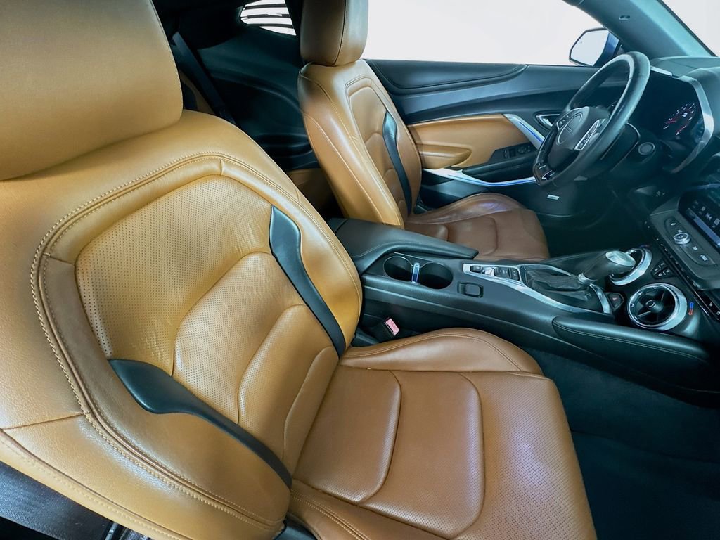 Used 2016 Chevrolet Camaro LT RWD image 26