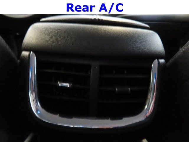 Used 2023 Chevrolet Malibu LT image 30