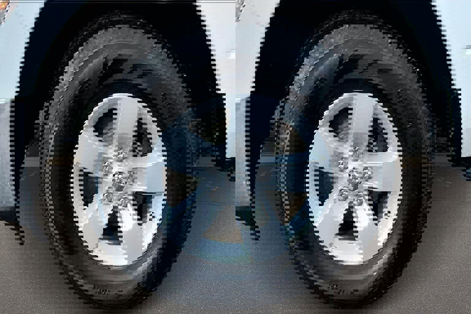 Used 2021 RAM 1500 Classic SLT image 8