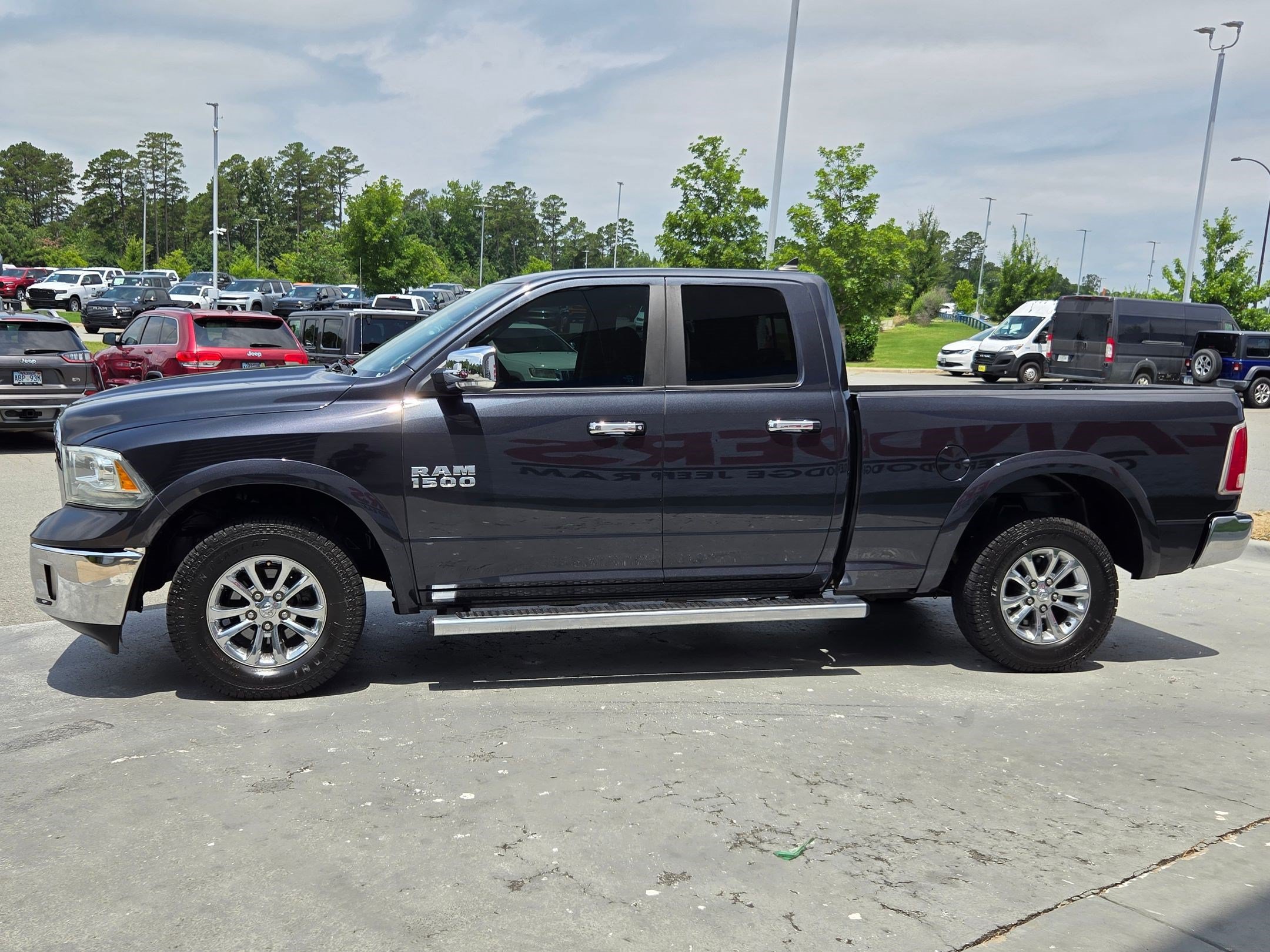 Used 2016 RAM 1500 Laramie w/ Convenience Group AWD/4WD image 4