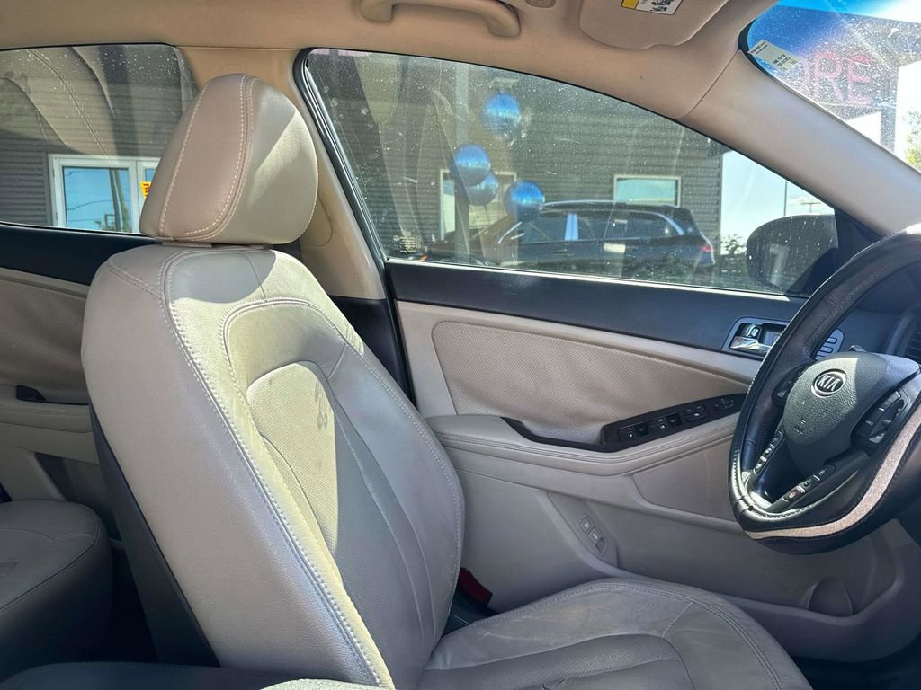 Used 2011 Kia Optima EX w/ Premium Pkg FWD image 12