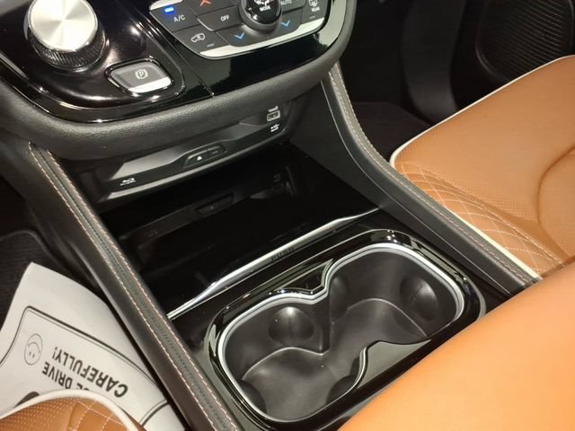 Used 2024 Chrysler Pacifica Pinnacle FWD image 25